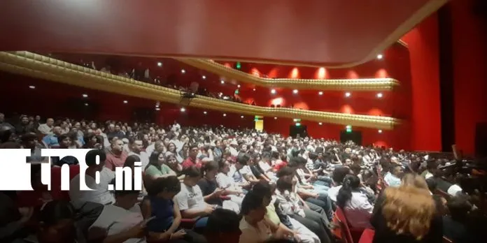 Familias nicaragüenses disfrutaron del concierto “Estrellas Nacientes” de Rusia en el Teatro Nacional Rubén...