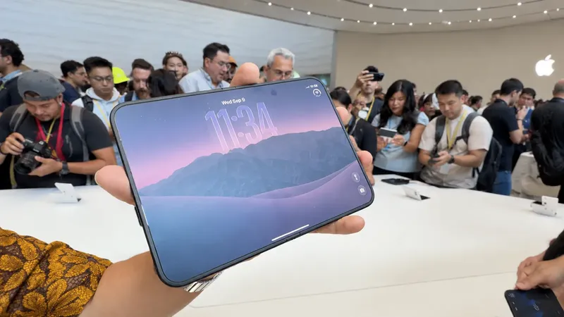 ¿Nos están mintiendo con el iPhone Duo? “Steve Jobs está revolviéndose en su tumba”