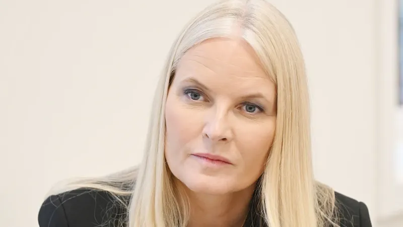 La reina Mette-Marit se encontrará con Guillermo y Stephanie de Luxemburgo en el funeral de Harald V, tras ácida crítica