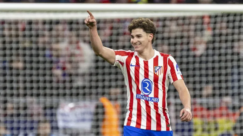 El Atlético niega la oferta del Barça por Julián Álvarez