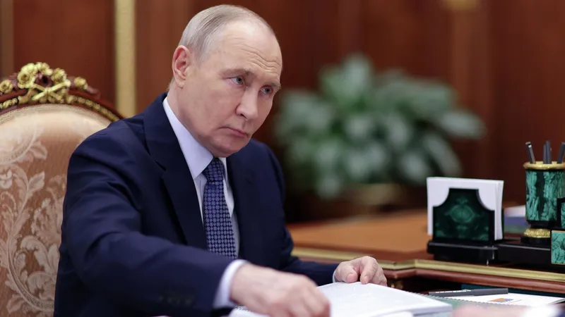 Putin promulga una ley sobre la protección militar de los ciudadanos rusos detenidos en el extranjero