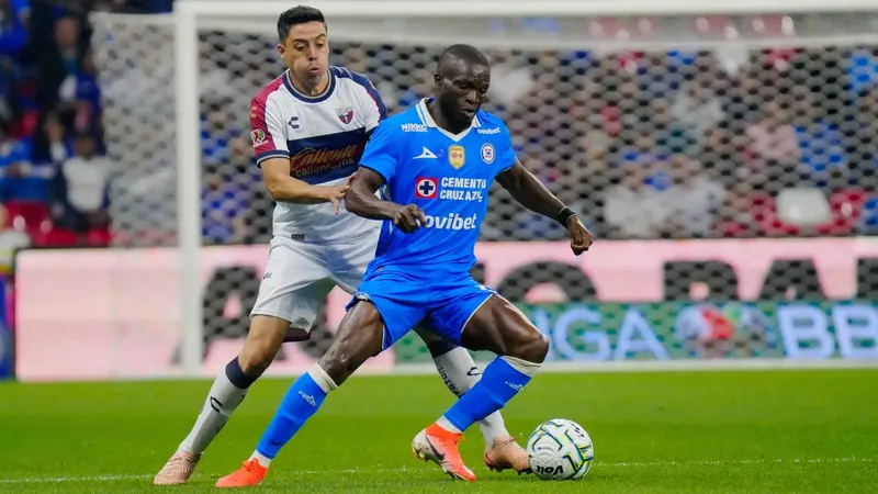 La mala decisión de Iván Alonso con Miguel Borja que persigue a Cruz Azul por la sequía de sus delanteros