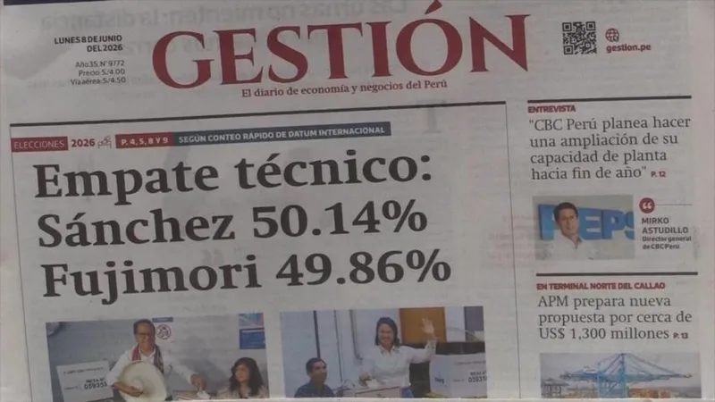 Perú celebra segunda vuelta presidencial bajo vigilancia electoral