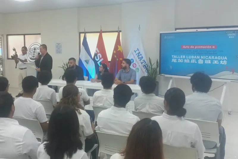 Taller Luban gradúa a 116 jóvenes en tecnología