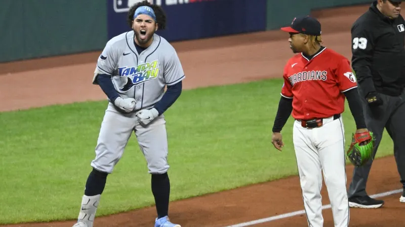 Tampa Bay Rays vencen 7-3 a Cleveland Guardians y empatan la serie 2-2 en ACLS