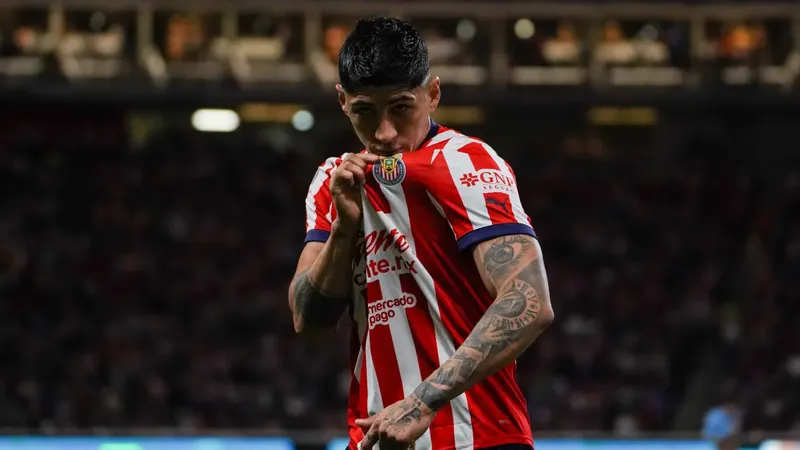 Alan Pulido le lanzó una indirecta a las Chivas de Guadalajara