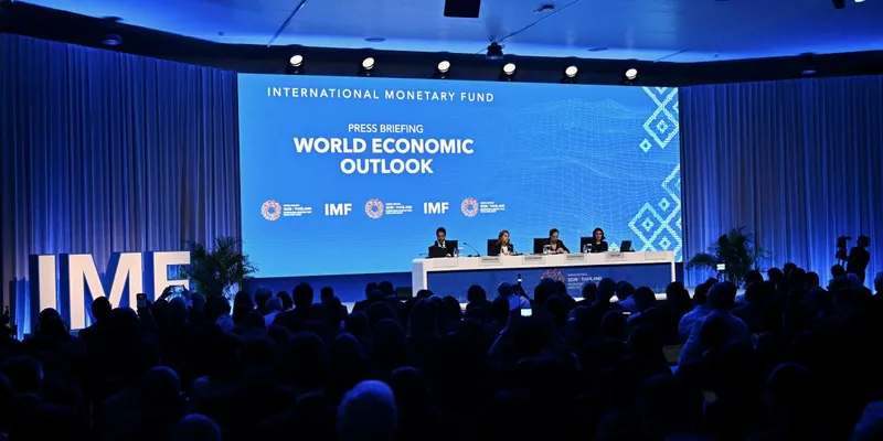 FMI mejora previsión mundial de crecimiento; advierte incertidumbre
