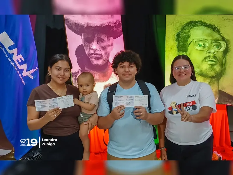 Andrés y Regina: una familia joven que avanza con apoyo de Becas Pueblo Presidente
