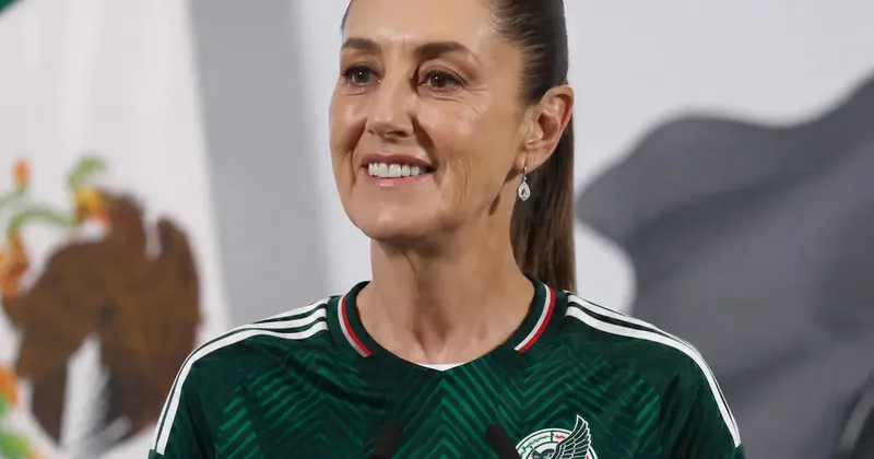 Claudia Sheinbaum quiere regular redes sociales e inteligencia artificial después del Mundial de fútbol; asegura que no es censura