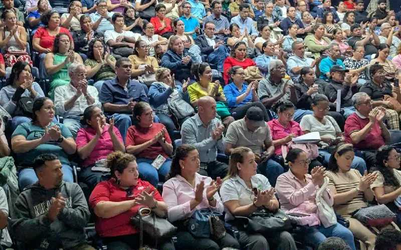 Padres y madres de universitarios participan en construcción de la Estrategia Nacional de Educación 2027-2030