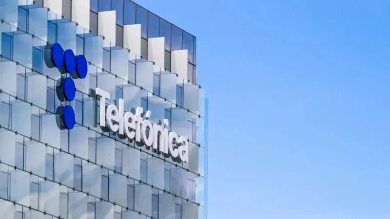 Telefónica blinda sus antenas con baterías para proteger las comunicaciones en caso de apagón