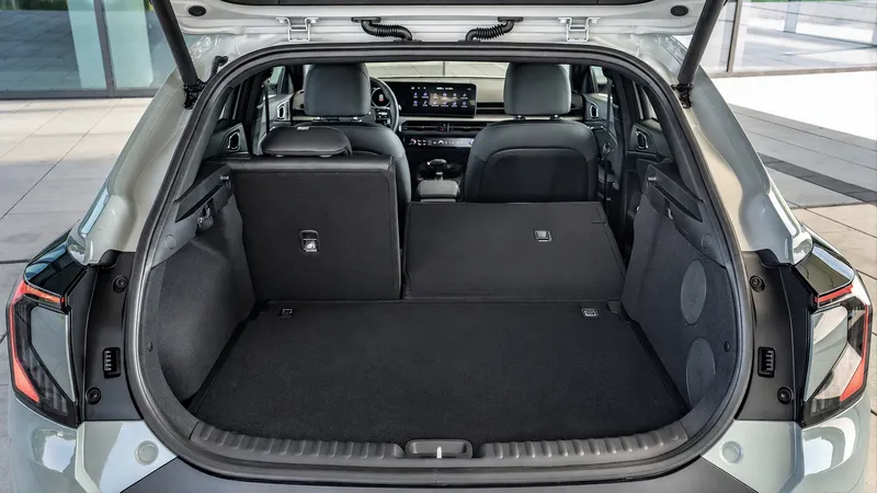 Kia tiene una alternativa para quien no quiere el típico SUV: desde 19.860 €, etiqueta ECO y 426 litros de maletero