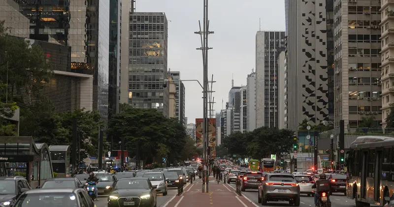 Economía de Brasil crece 0,5% y pierde impulso frente a altas tasas antes de las elecciones
