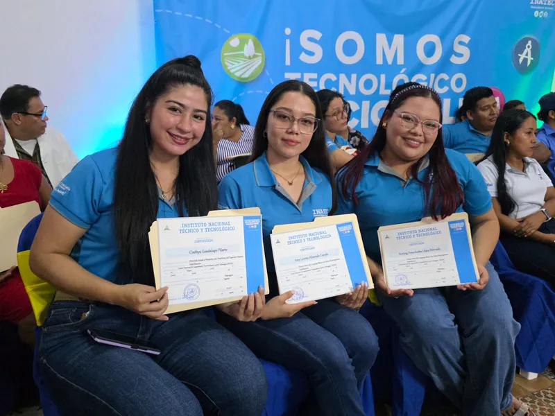Servidores públicos de Masaya reciben certificación en Lenguaje de Señas y atención a personas con autismo
