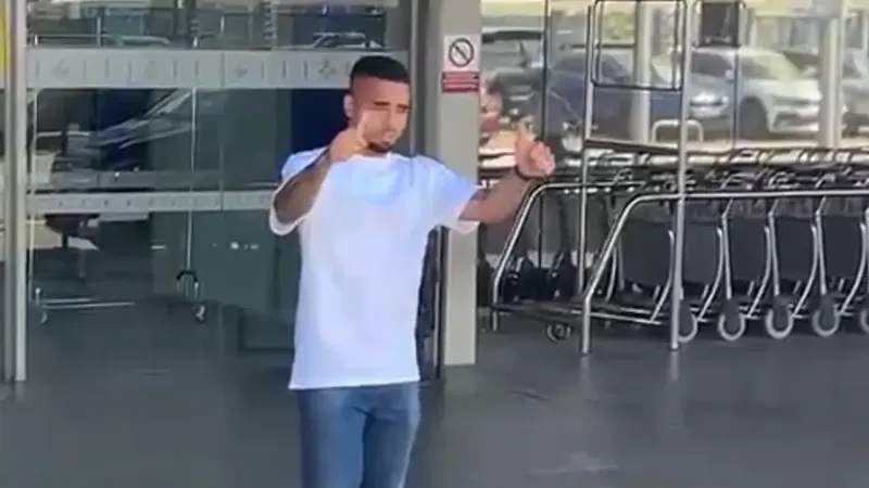 Gabriel Jesus ya está en Barcelona cargado de ilusión: "Estoy muy contento"