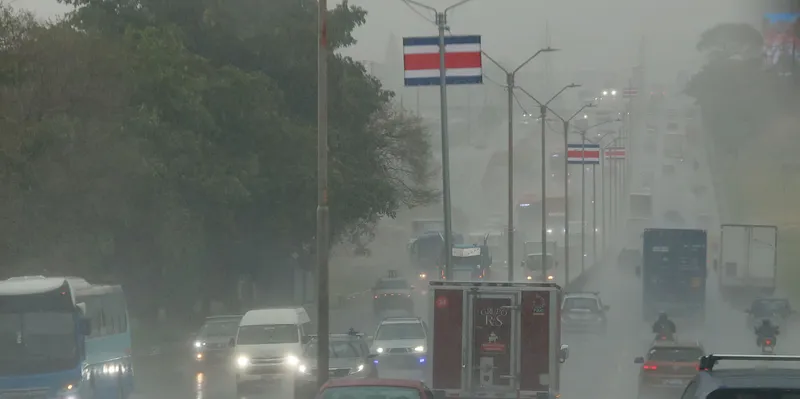 Fuertes lluvias ya generan estragos en Costa Rica