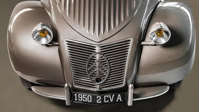 Conseguir "una movilidad más sencilla, accesible, humana y deseable”: el objetivo de Citroën con su mito eléctrico de 15.000€