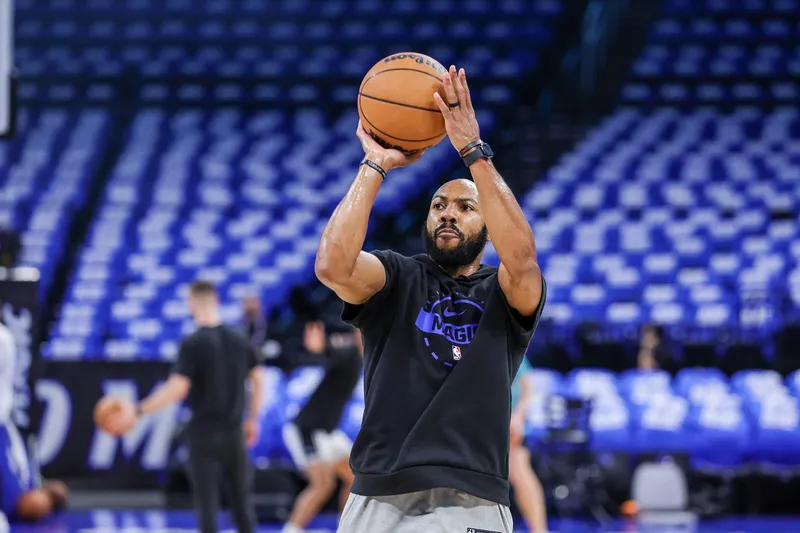 Orlando Magic retiene a Jevon Carter