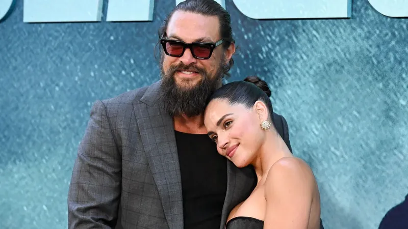 Jason Momoa y su emocionante reacción al ver a Adria Arjona en la pasarela en Milán