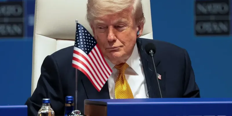 Trump invirtió ganancias cripto en acciones y bonos