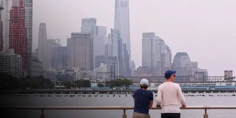 Alerta en Nueva York: humo de incendios de Canadá vuelve a cubrir la ciudad...