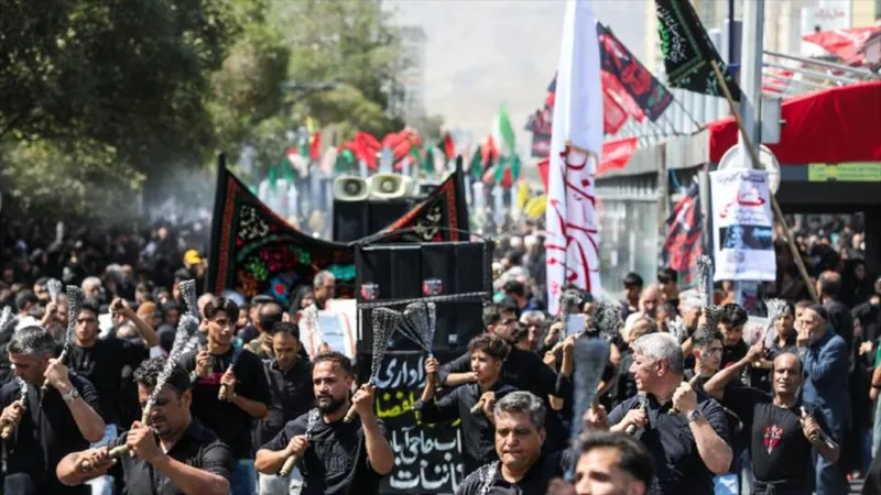 Iraníes de luto en Mashad por el Profeta del Islam y el Imam Hasan