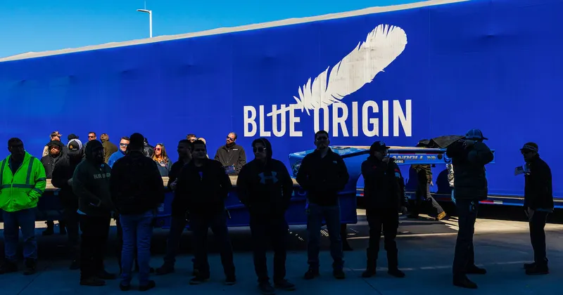 Dos empresas de Bezos compiten por el mejor talento: Blue Origin ficha a decenas de empleados de Amazon Leo