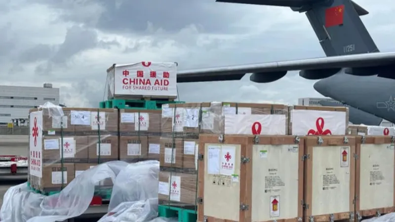 China envía más ayuda humanitaria a las zonas afectadas de Nepal