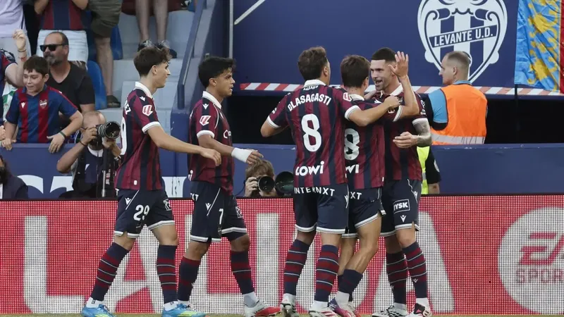 5-2: El Levante humilla al Betis en el Ciutat de Valencia