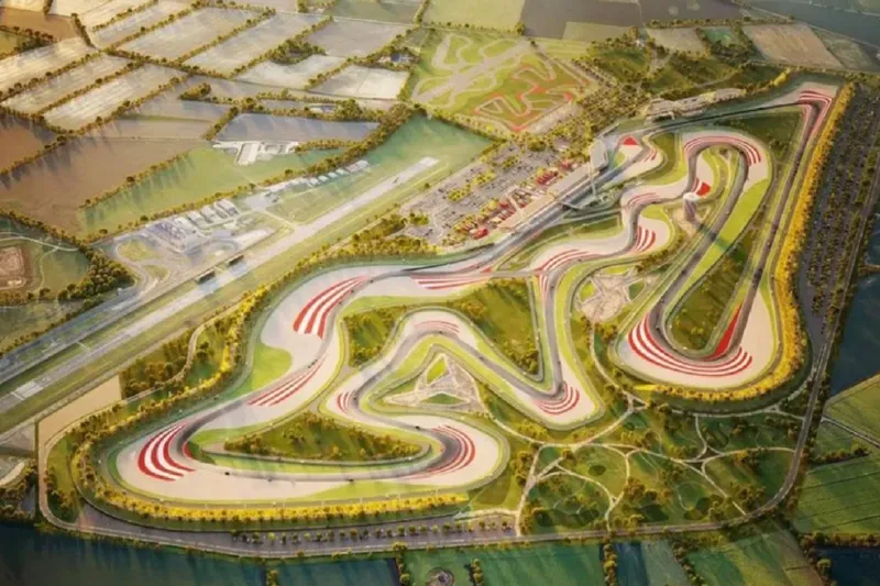 Un millonario danés se ha gastado 500 millones de euros en construir un circuito en su pueblo de 4.000 habitantes. Ahora quiere que la Fórmula 1 corra allí