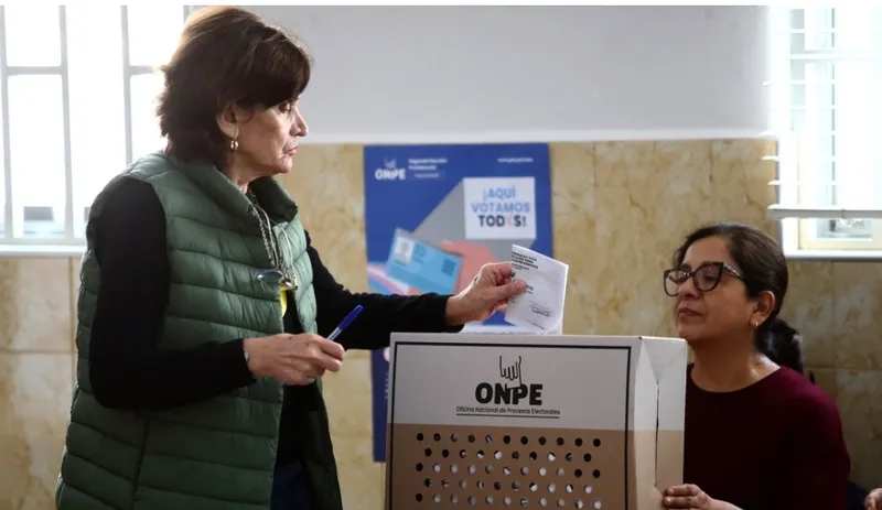 La incómoda verdad del tercer ‘candidato’ ganador de las presidenciales en Perú