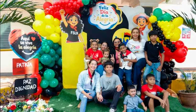 Niños y niñas del Programa Amor celebran el Día de la Alegría