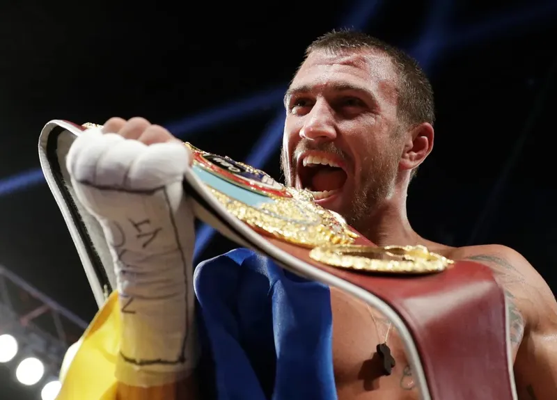 Vasyl Lomachenko es retado de una vez tras anunciar su regreso