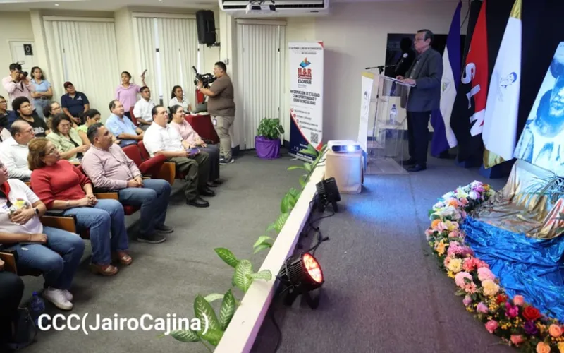 UNCSM acoge ciclos de conferencias sobre trabajo investigativo de M&R Consultores