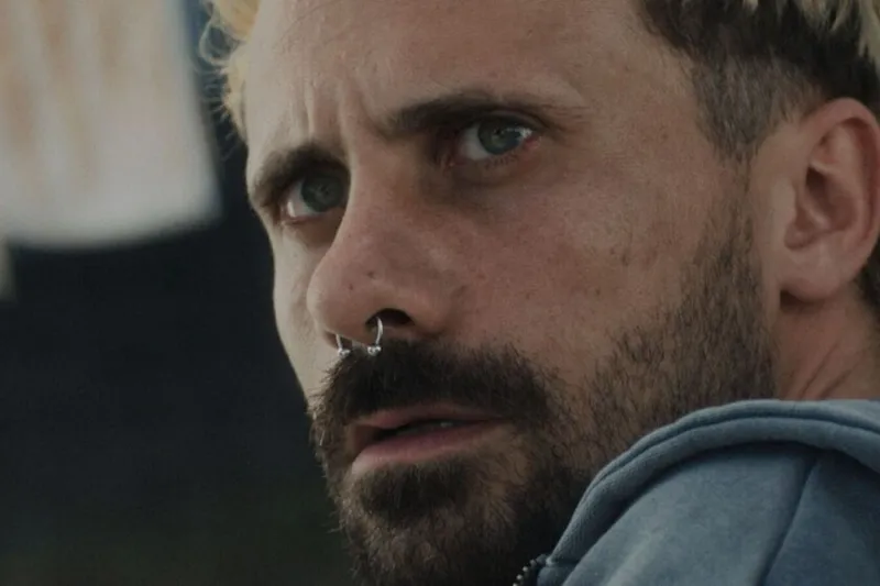 Creía que 'Esta soledad' me iba a impresionar como 'Yo, adicto', pero Javier Giner se ha liado contando dos historias repletas de drama del todo a 100