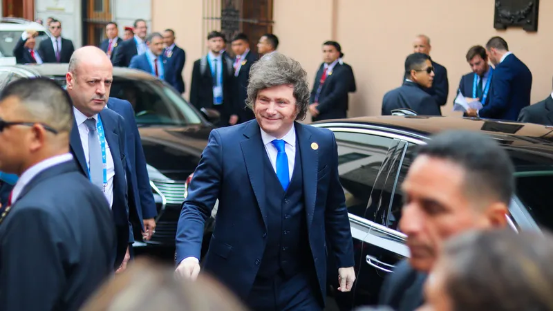 Milei compara maltrato a los judíos con la “campaña antiargentina” desatada tras el Mundial