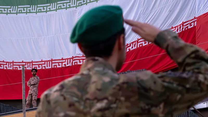 Irán revela haber obtenido la bomba aérea más grande de EE.UU.