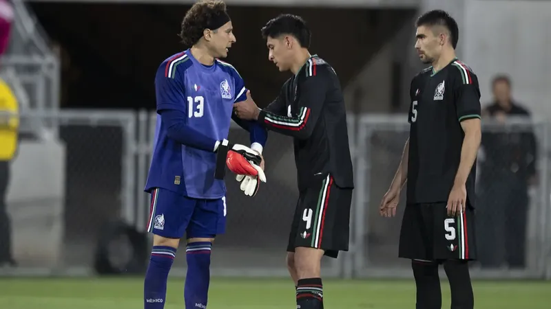 Memo Ochoa encabeza a los 12 mundialistas de Qatar 2022 que repiten en la lista de México