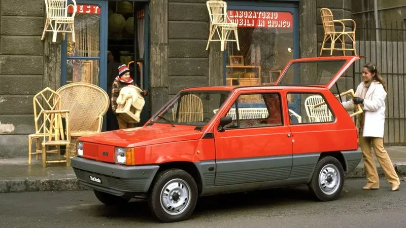 Después del llamativo Citroën 2 CV, FIAT prepara un ‘primo italiano’ en forma de coche eléctrico que costará 15.000€