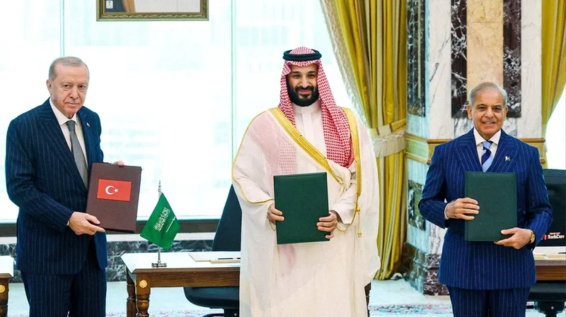 Turquía, Arabia Saudita y Pakistán crean nueva alianza militar en Oriente Medio