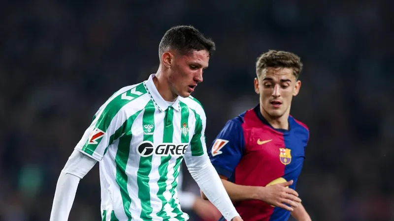 Pellizco inesperado para el Barça: el Betis traspasa a Altimira al Sporting