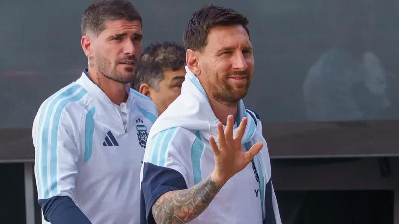 Lionel Messi espera en territorio argentino su despedida de la Albiceleste