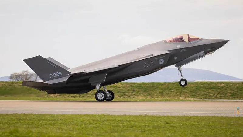EEUU anuncia la compra de 850 cazas F-35 en una década