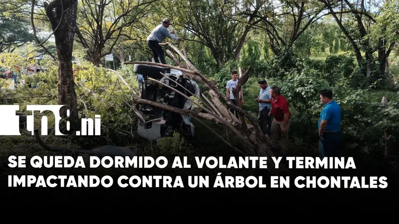 Conductor se queda dormido y termina estrellado contra un árbol en la carretera Managua–Juigalpa