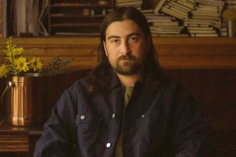 Noah Kahan lidera por 3a semana el Billboard 200 con ‘The Great Divide’