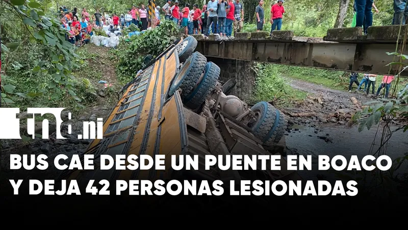 Tragedia pudo ser mayor: Bus cae desde un puente en Boaco y deja 42...