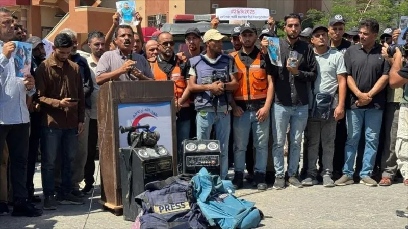 Periodistas homenajean a colegas asesinados por Israel en un hospital en Gaza