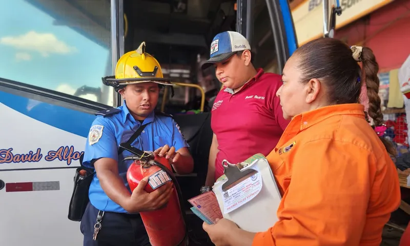 Inspecciones bomberiles reducen riesgos de incendios en El Mayoreo