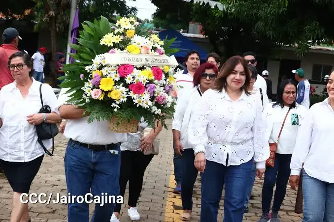 Rendirán homenaje a maestros destacados en el Día de los Fieles Difuntos