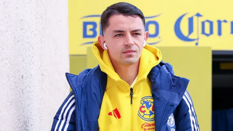 Ni salida, ni regreso al América, pues Álvaro Fidalgo va a la banca del Betis tras superar su lesión